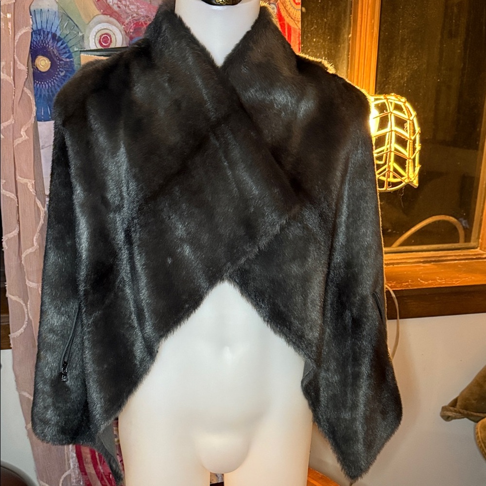 Kenneth Cole New York Gray Faux Fur Trim Sweater Shrug